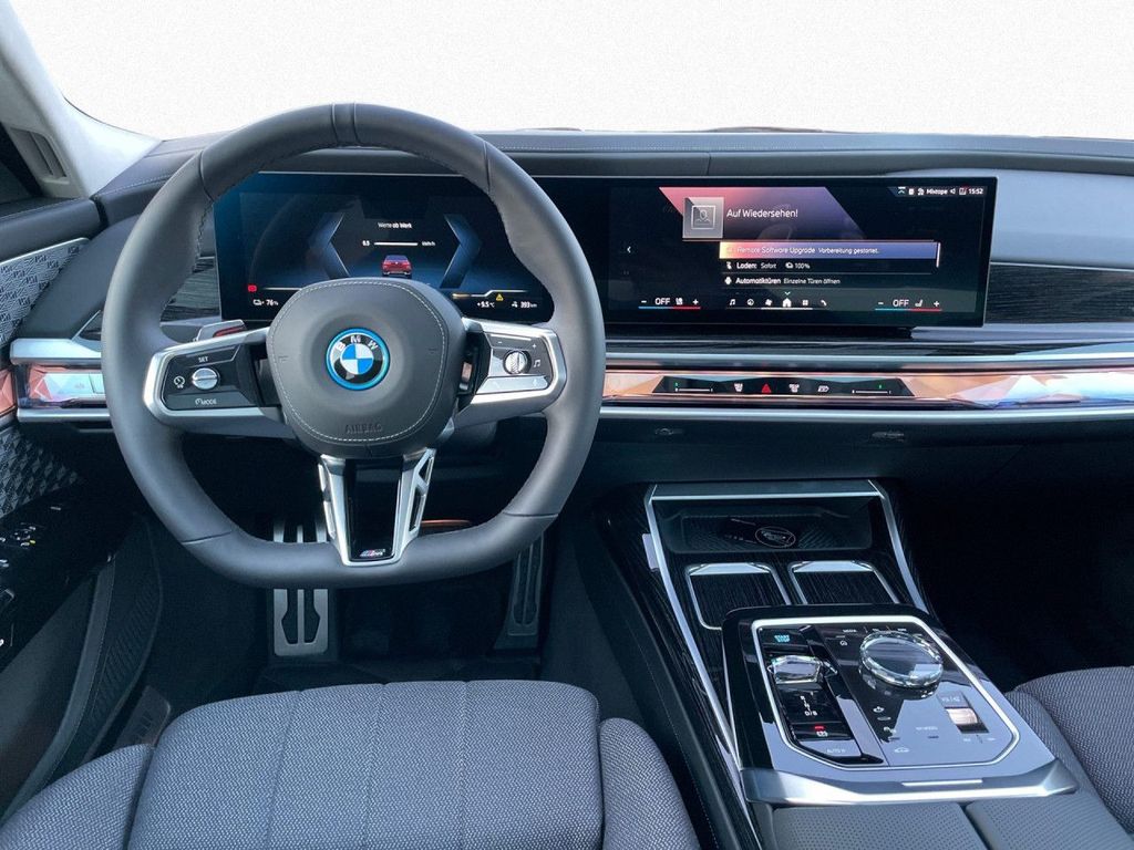 BMW i7 2024
