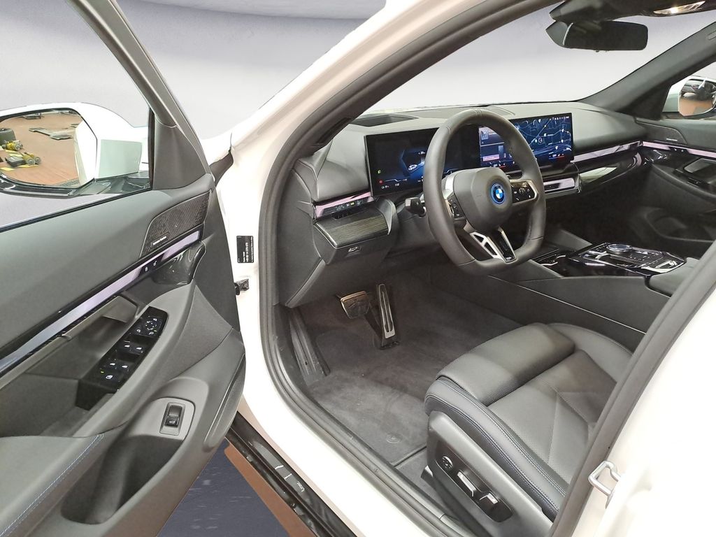 BMW i5 2025