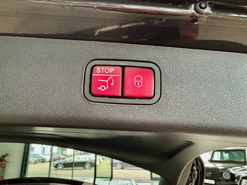 Mercedes-Benz E 300 2025