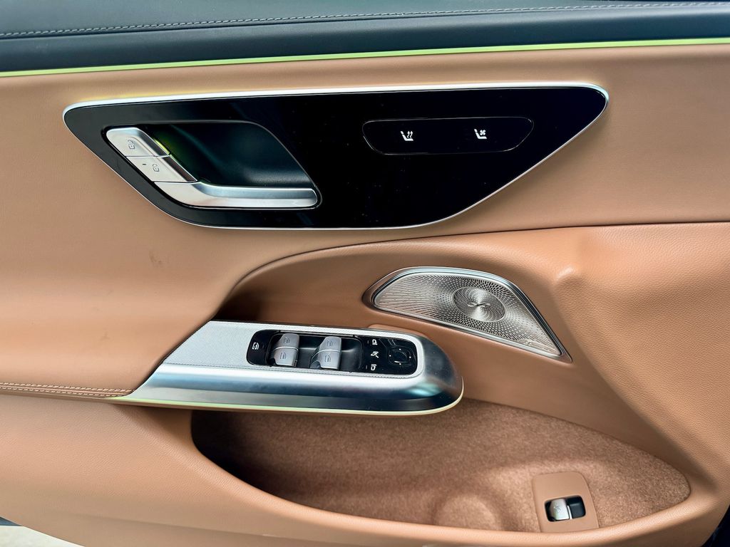 Mercedes-Benz E 300 2025