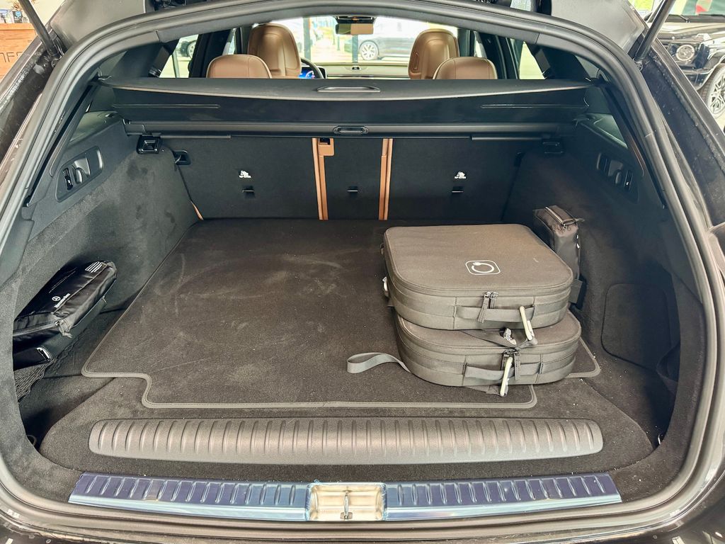 Mercedes-Benz E 300 2025