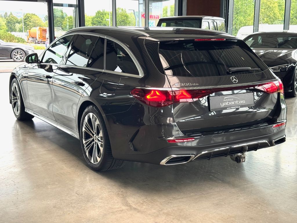 Mercedes-Benz E 300 2025