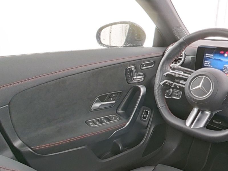 Mercedes-Benz CLA 200 2024