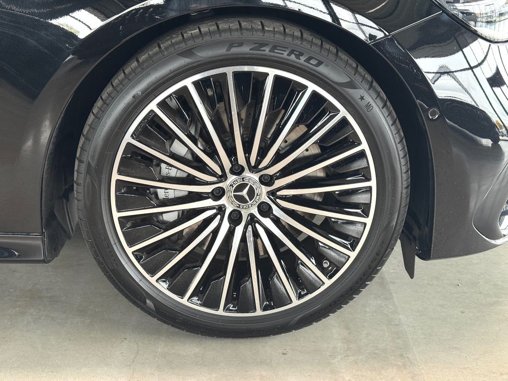 Mercedes-Benz E 200 2025