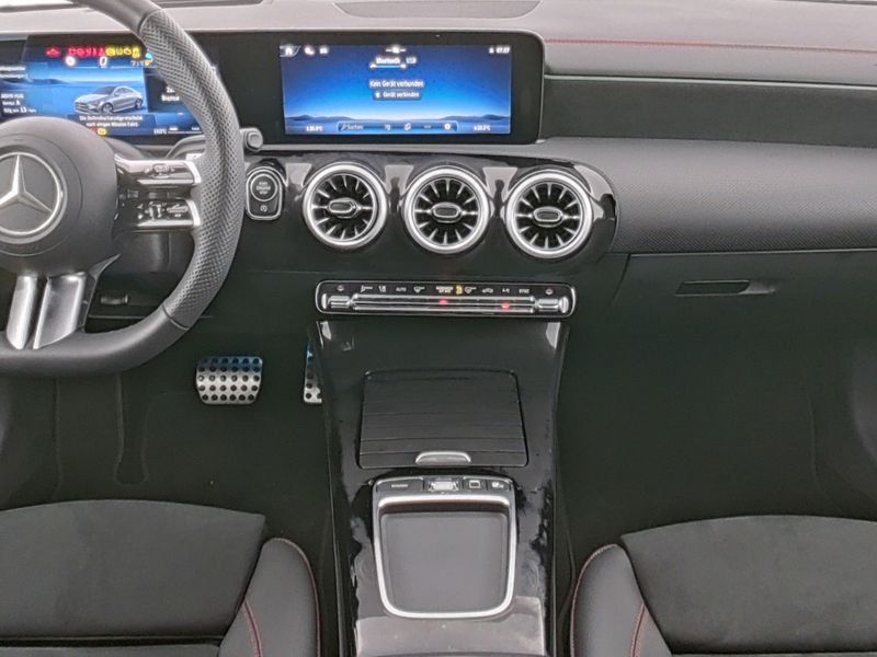 Mercedes-Benz CLA 200 2024