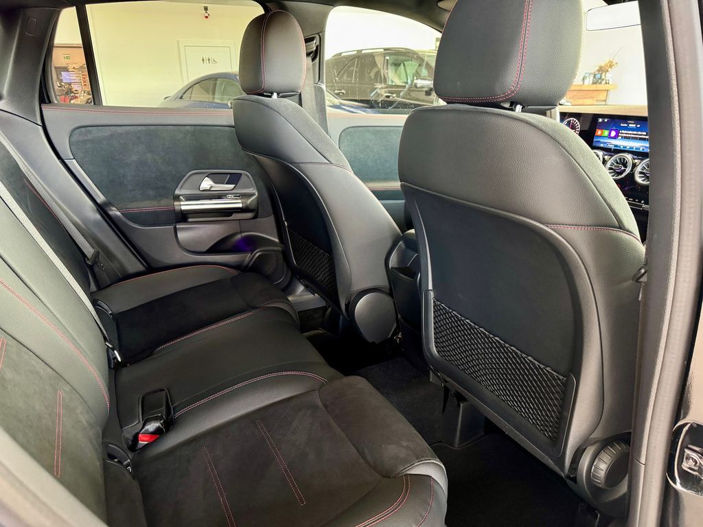 Mercedes-Benz GLA 250 2024