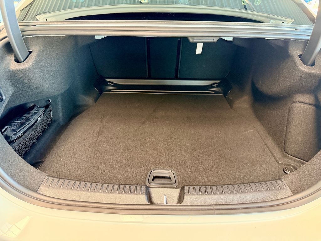 Mercedes-Benz E 200 2025