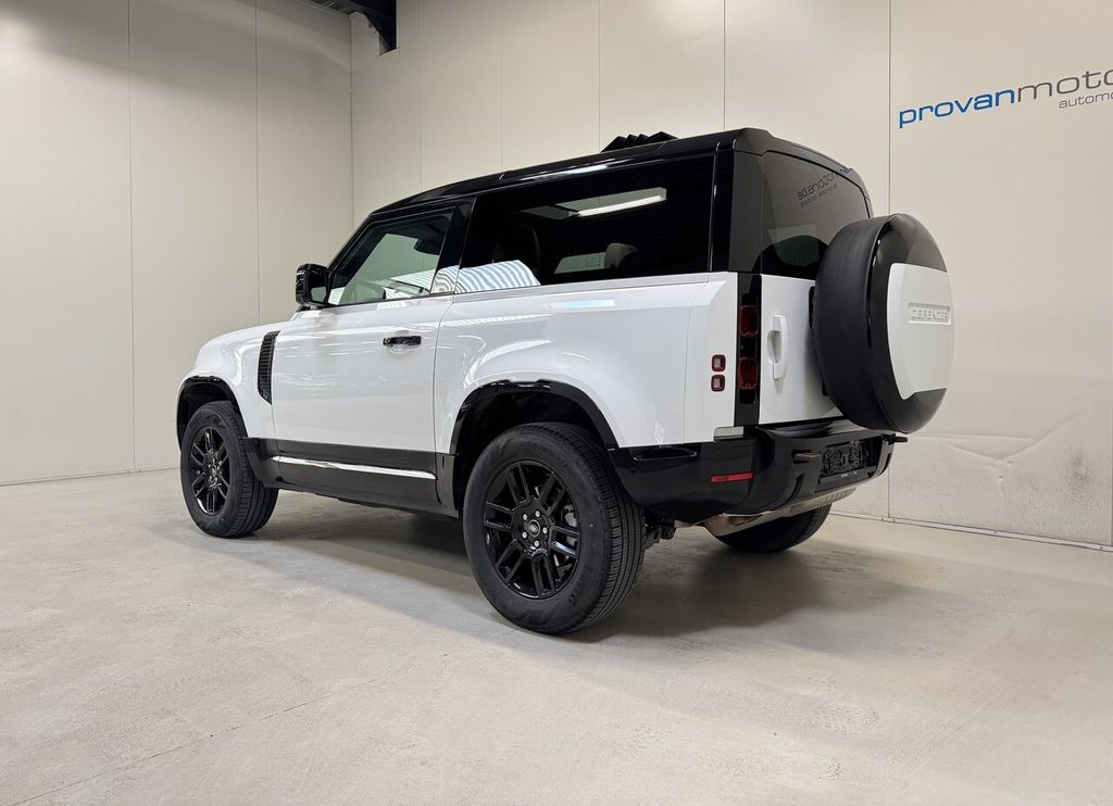 Land Rover Defender 2023
