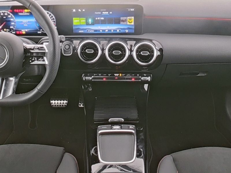 Mercedes-Benz A 250 2025