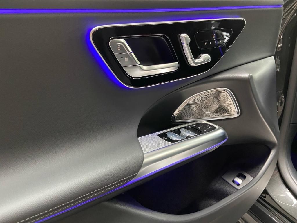 Mercedes-Benz E 300 2025