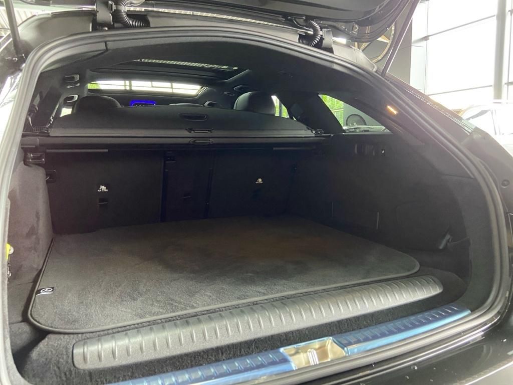 Mercedes-Benz E 300 2025