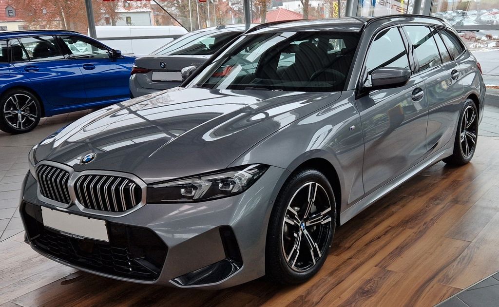 BMW 330 2025