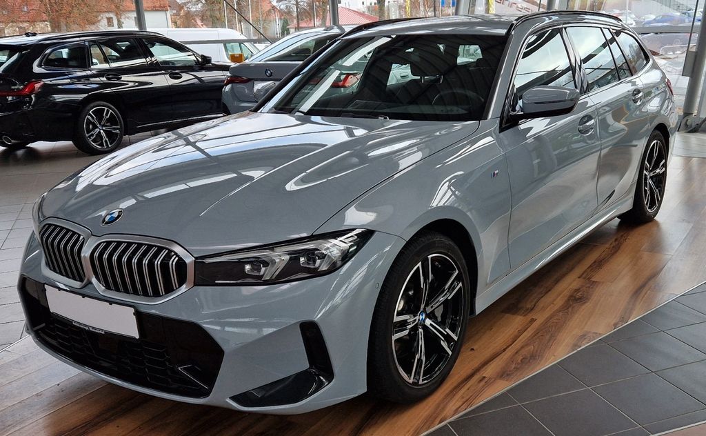 BMW 330 2025