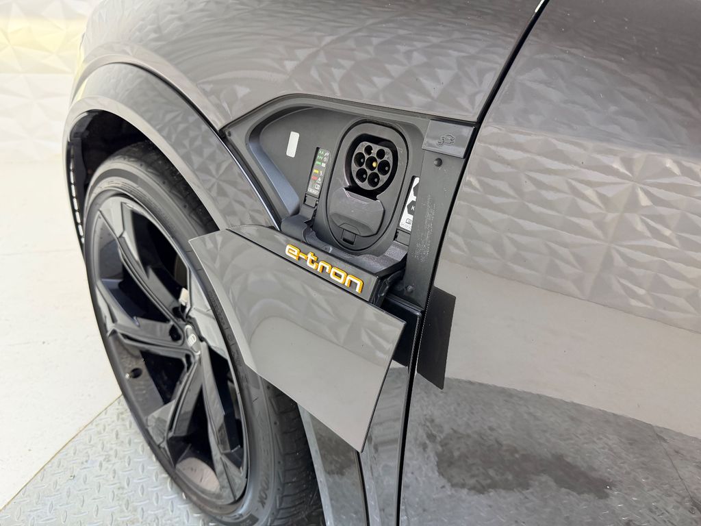 Audi e-tron 2022