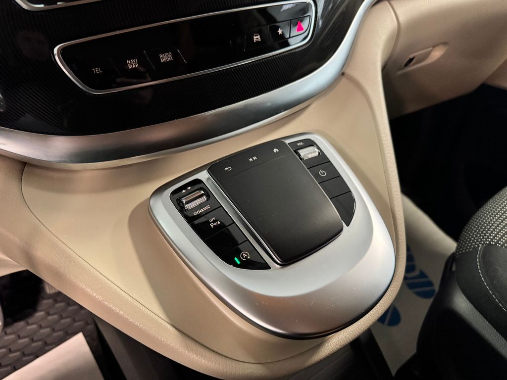 Mercedes-Benz V 220 2021