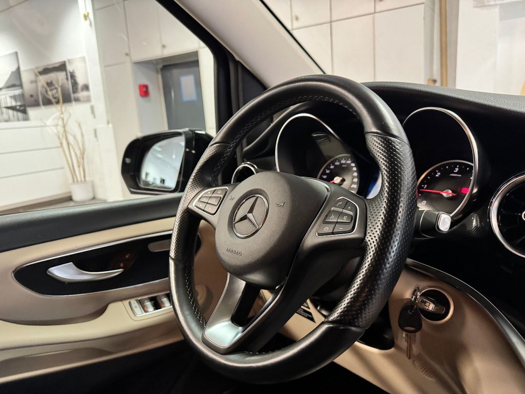 Mercedes-Benz V 220 2021