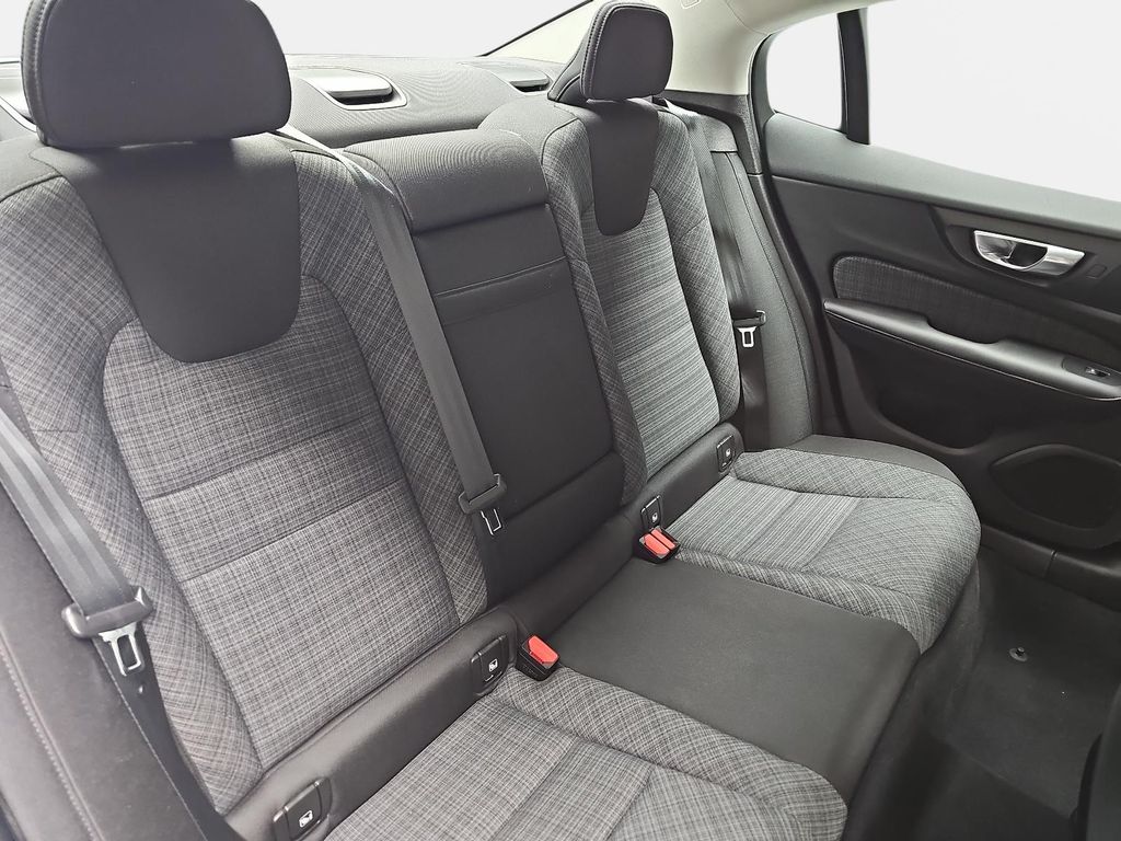 Volvo S60 2024