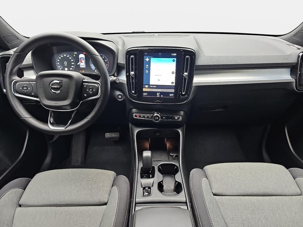 Volvo XC40 2024