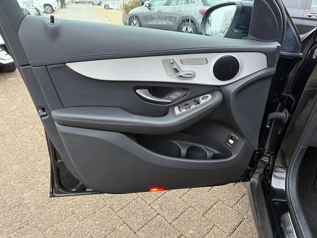 Mercedes-Benz GLC 300 2021