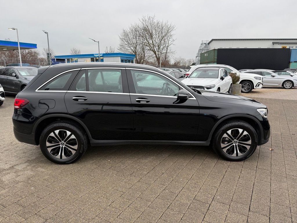 Mercedes-Benz GLC 300 2021