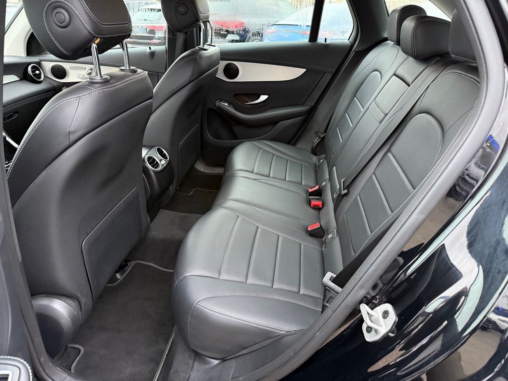 Mercedes-Benz GLC 300 2021