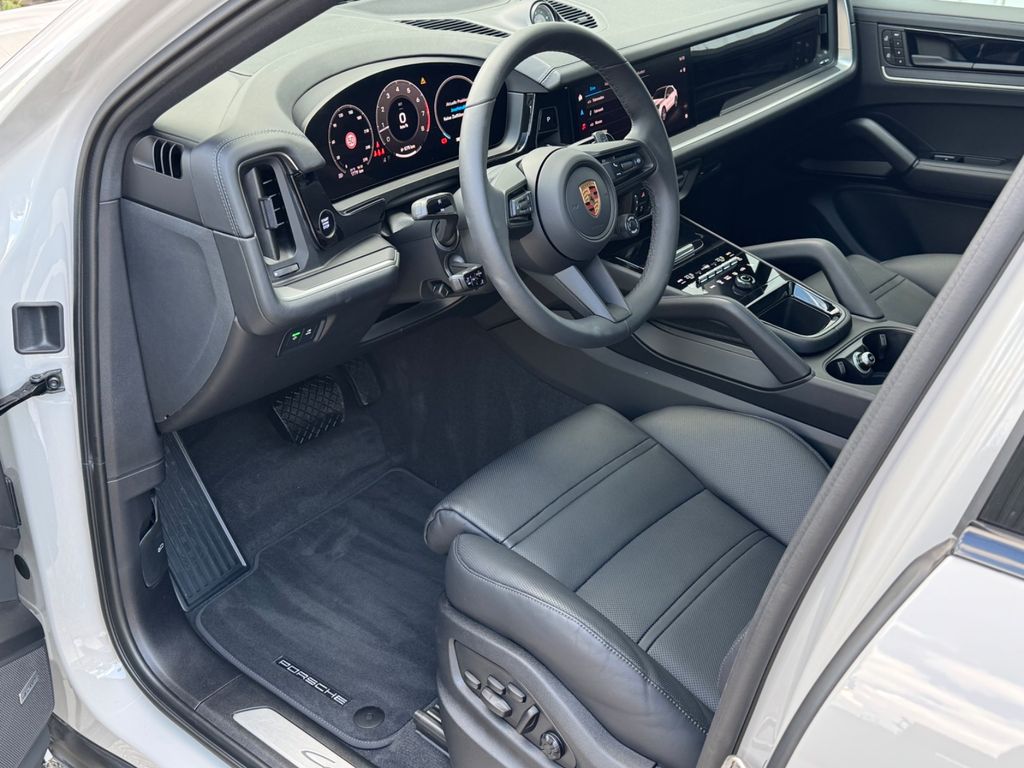 Porsche Cayenne 2025