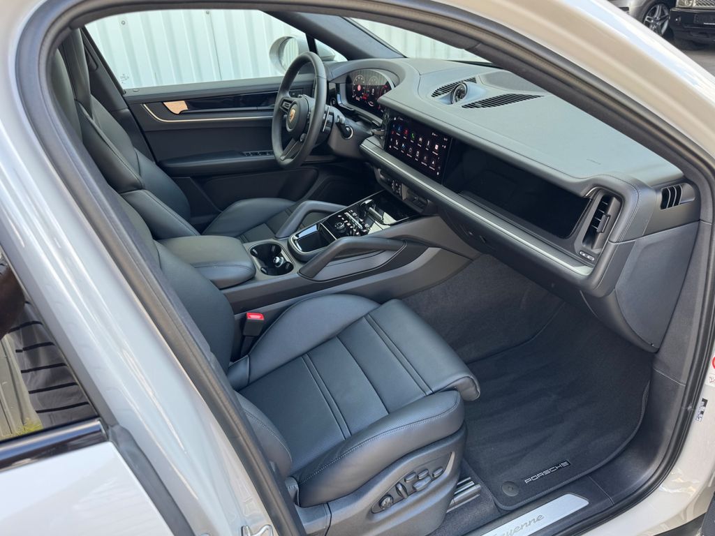 Porsche Cayenne 2025