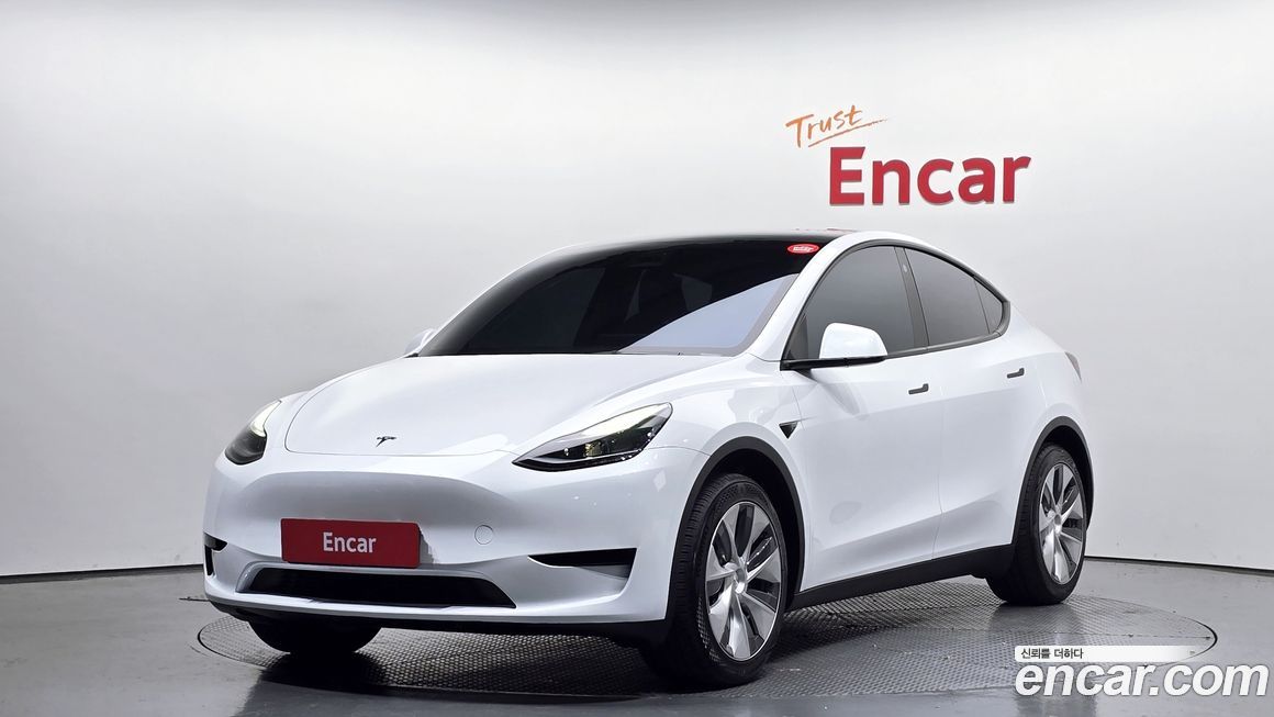 Tesla Model Y 2024