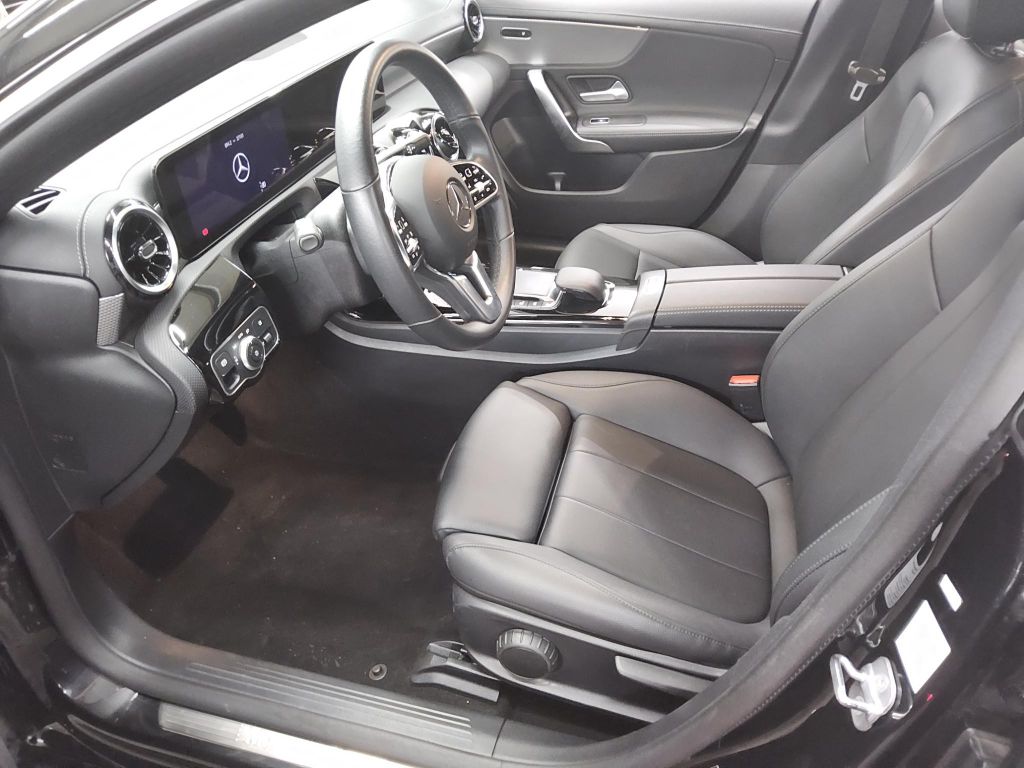 Mercedes-Benz CLA 200 2023