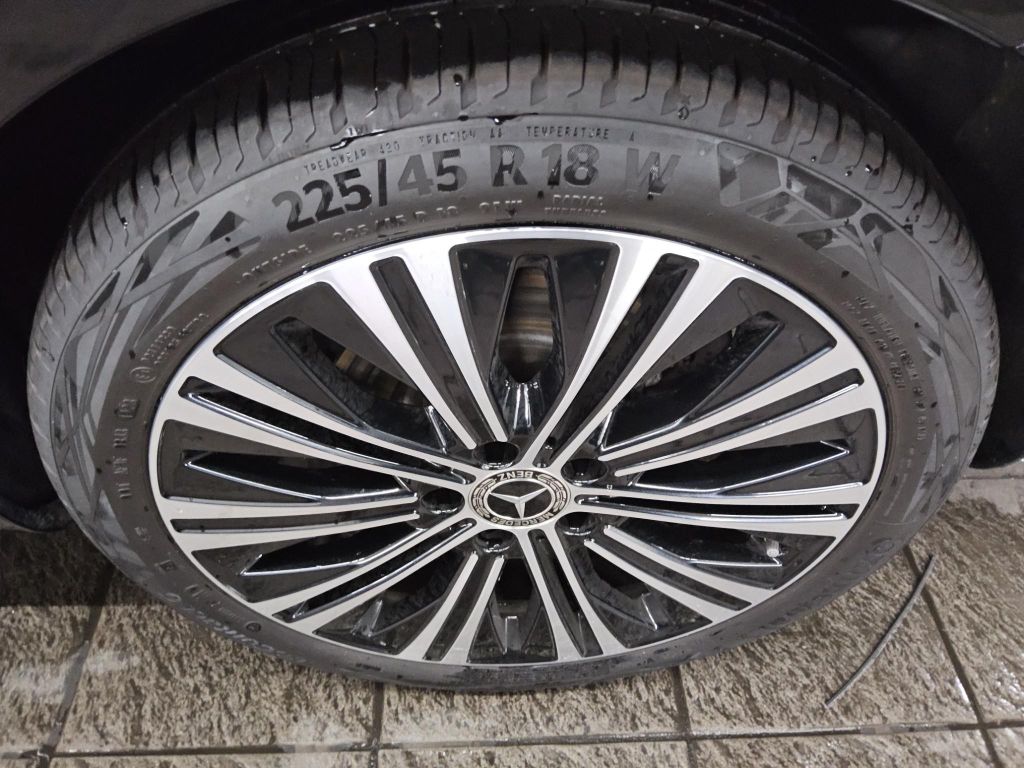 Mercedes-Benz CLA 200 2023