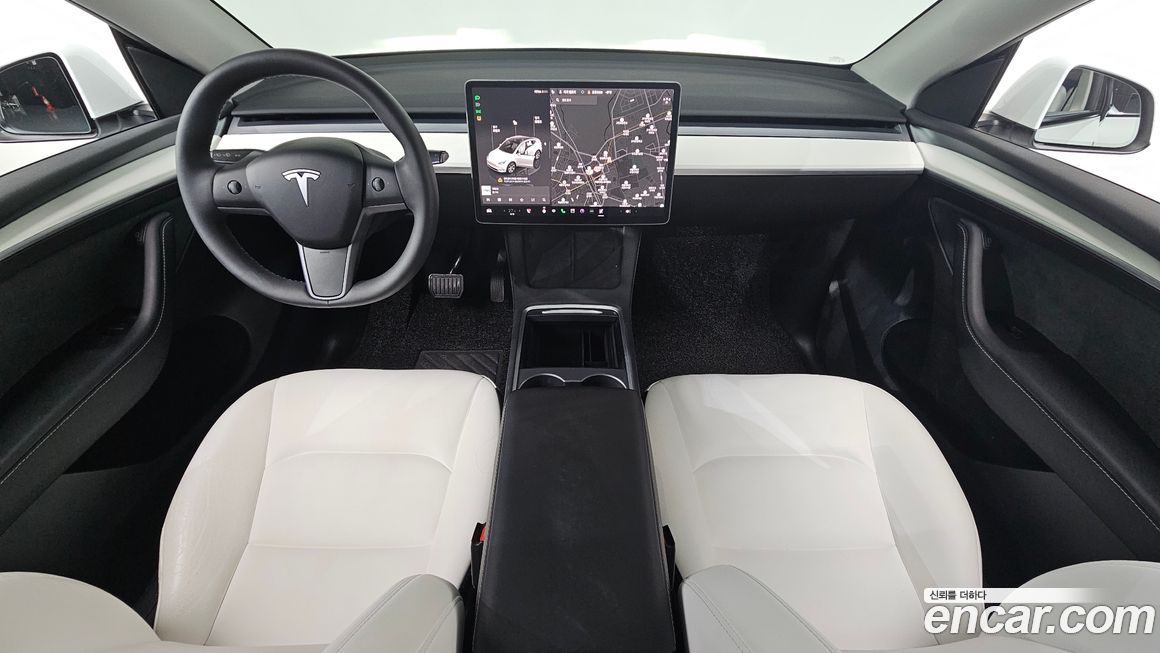 Tesla Model Y 2024