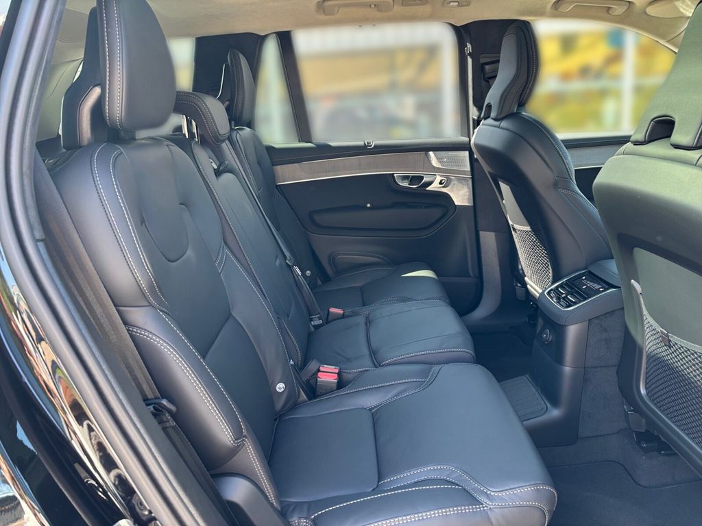 Volvo XC90 2025