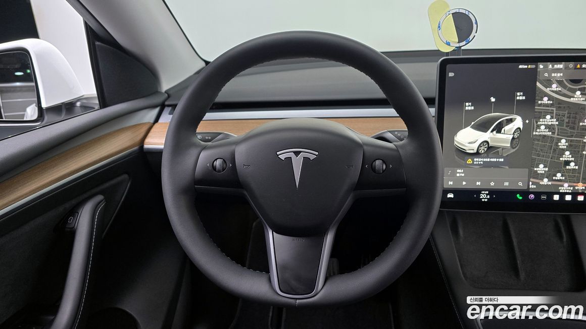 Tesla Model Y 2024