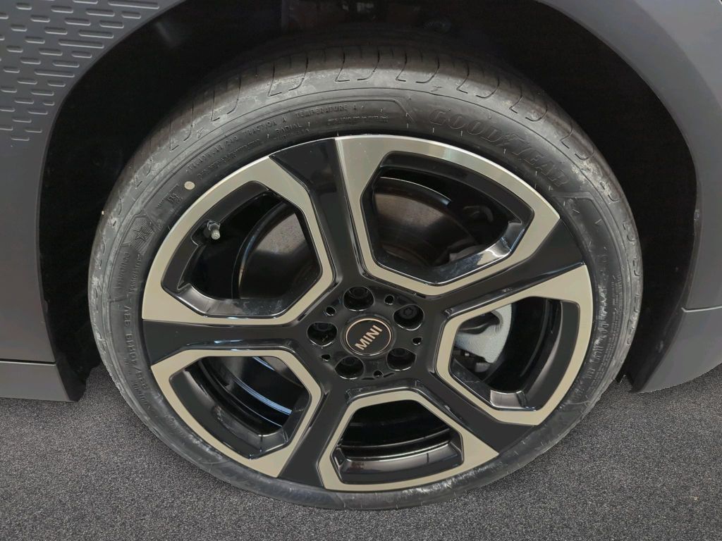 MINI John Cooper Works 2025