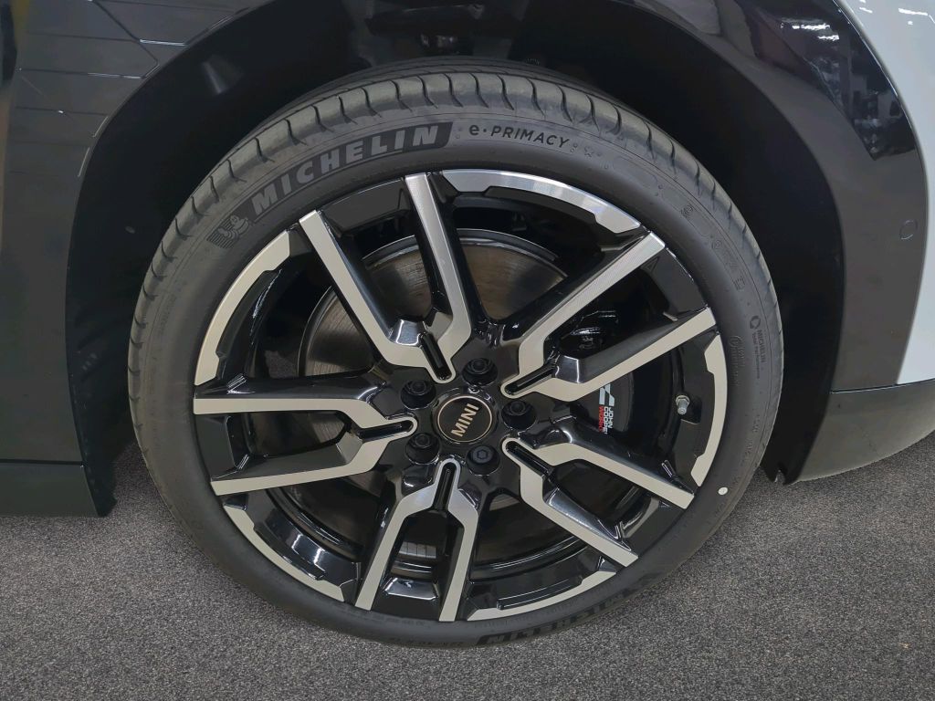 MINI John Cooper Works 2025