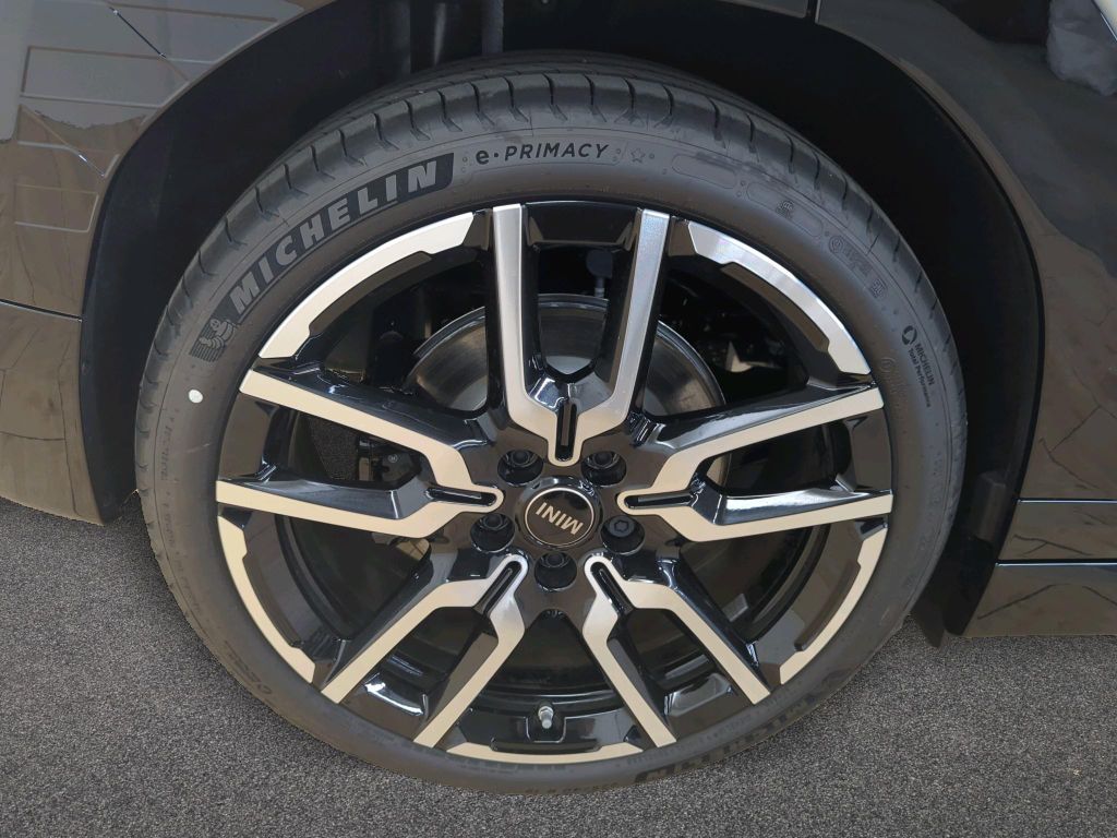 MINI John Cooper Works 2025