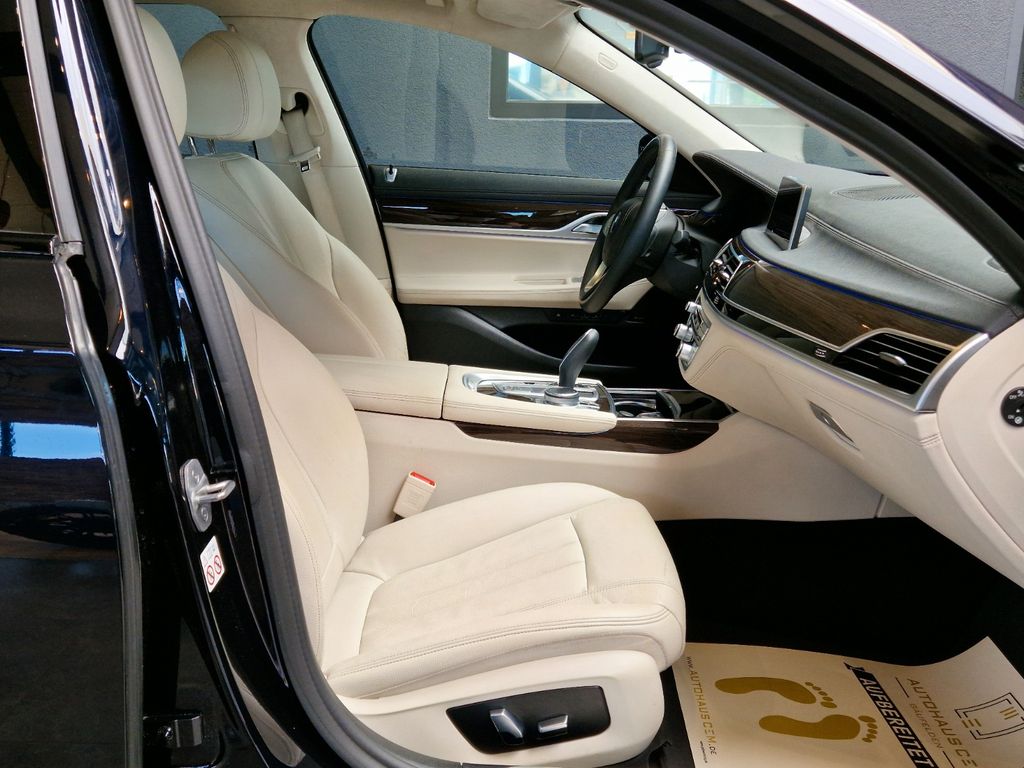 BMW 730 2022