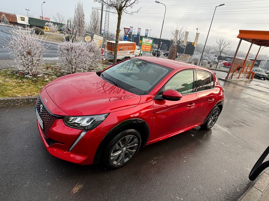 Peugeot e-208 2021