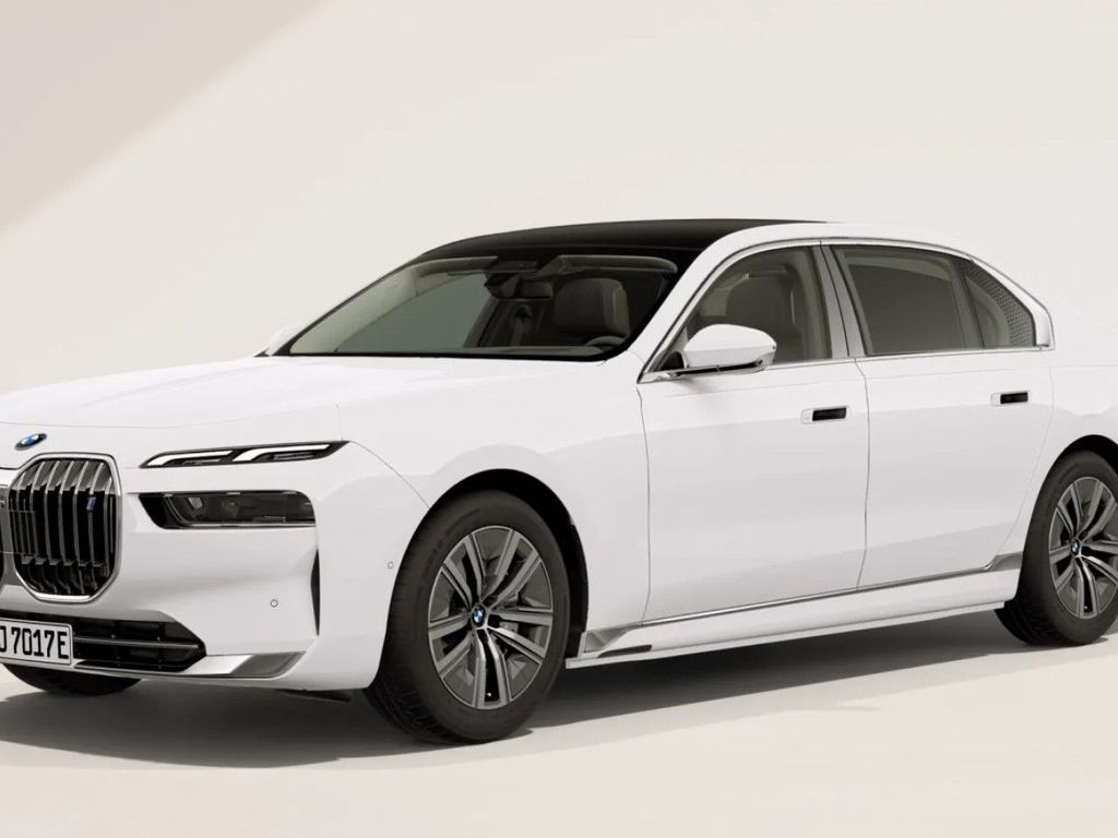 BMW i7