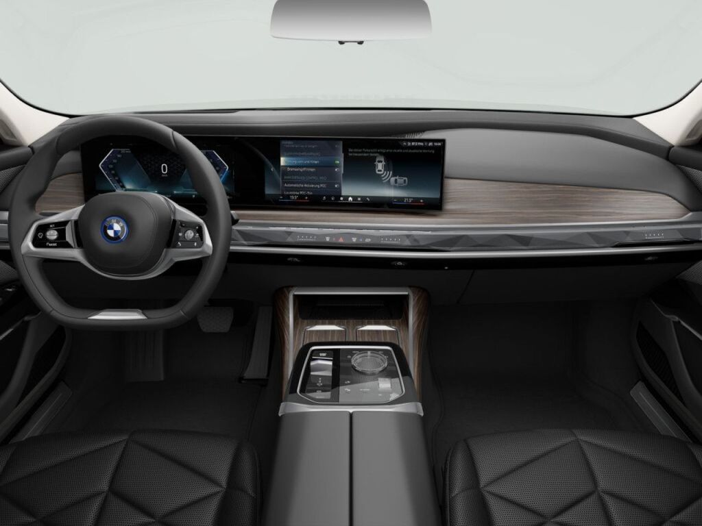 BMW i7