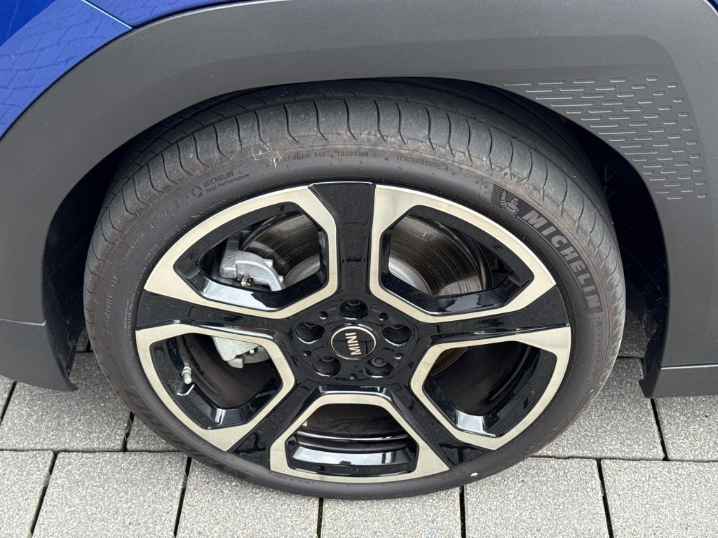 MINI John Cooper Works 2025