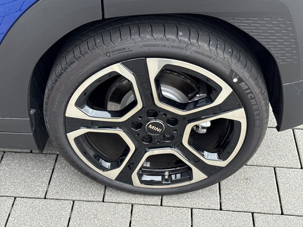 MINI John Cooper Works 2025