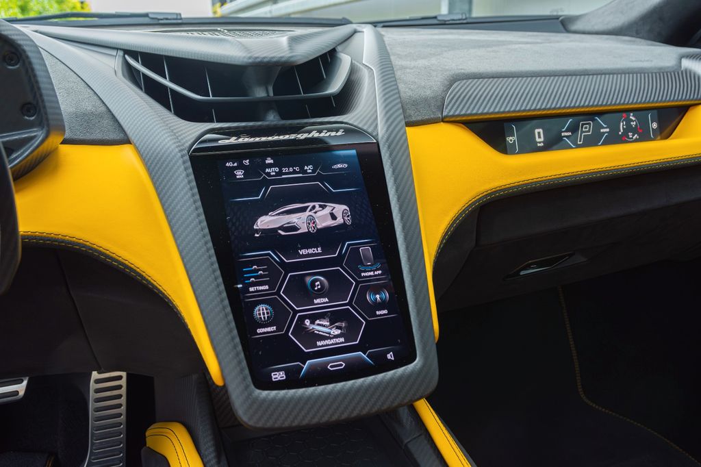 Lamborghini Revuelto 2025