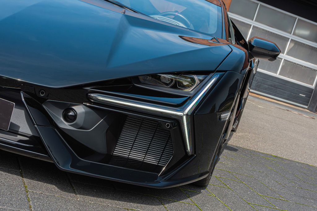 Lamborghini Revuelto 2025