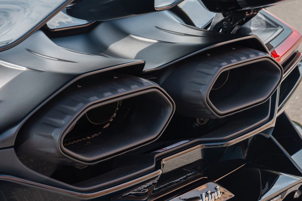 Lamborghini Revuelto 2025