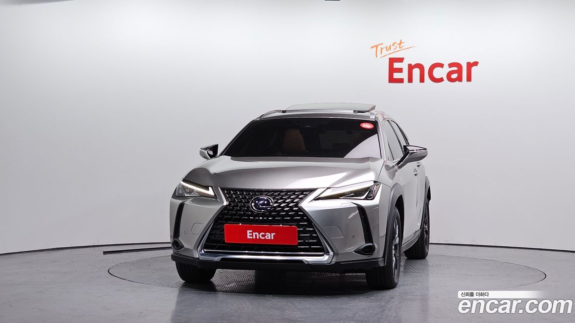 Lexus UX 2022