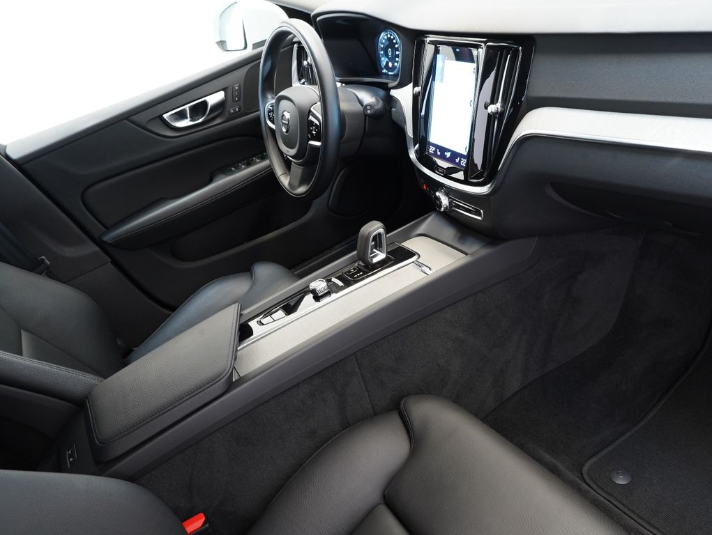 Volvo V60 Cross Country 2022