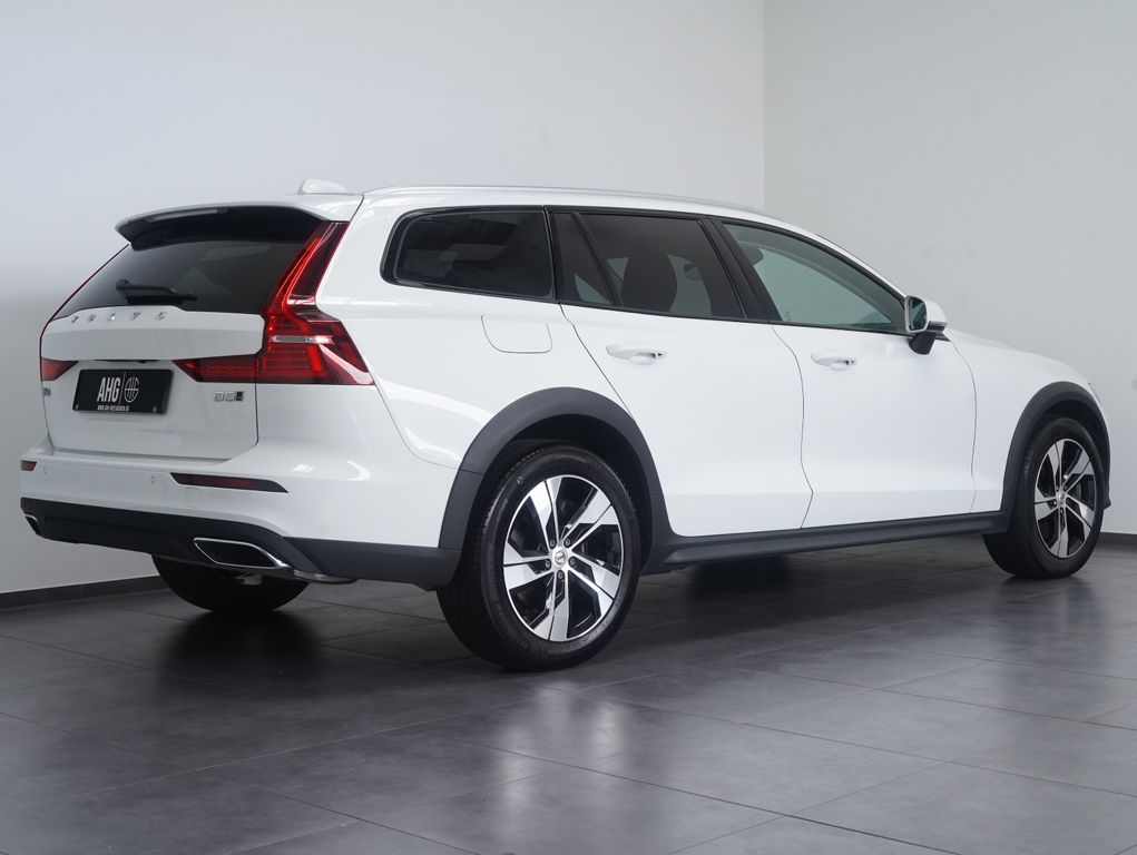 Volvo V60 Cross Country 2022