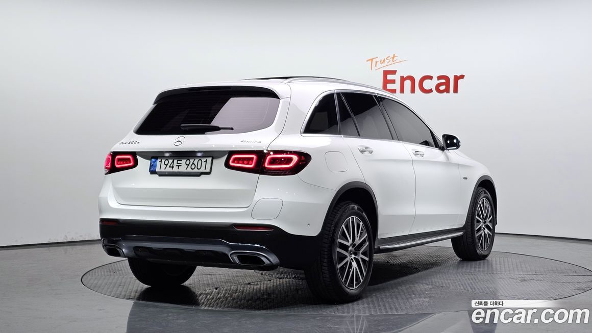 Mercedes-Benz GLC-Class 2021