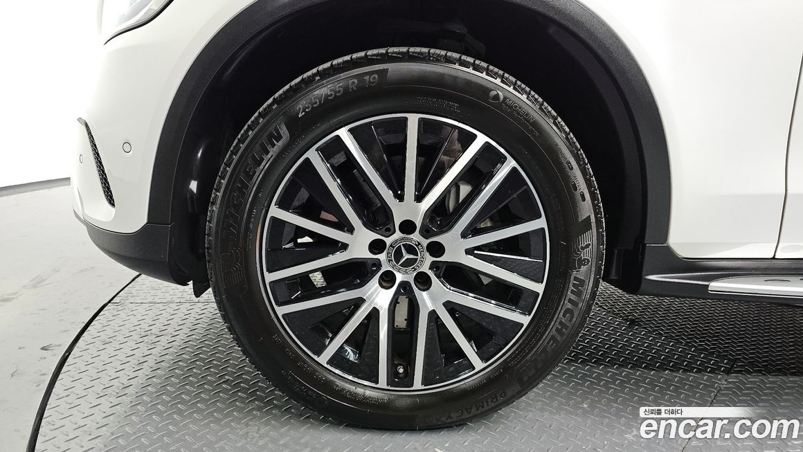 Mercedes-Benz GLC-Class 2021